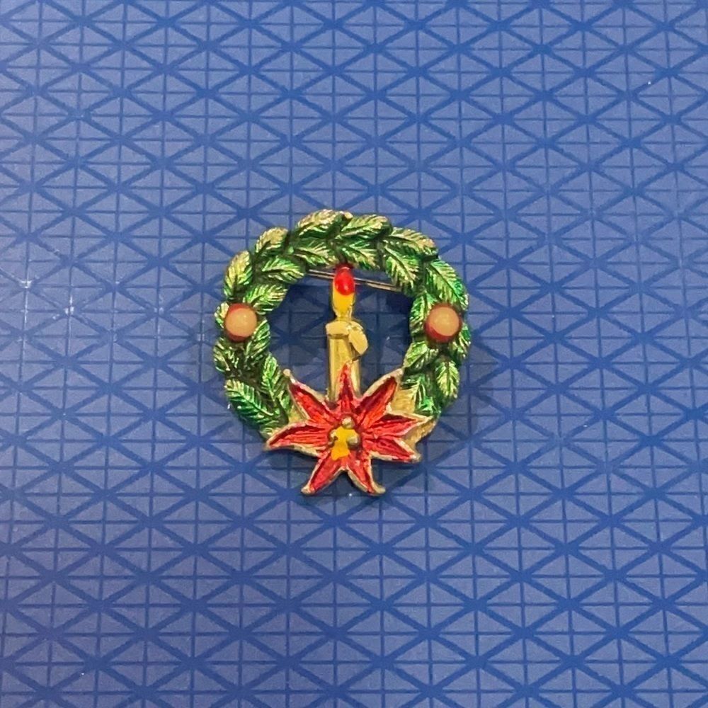Vintage Signed Beatrix Christmas Wreath Brooch/Pin
